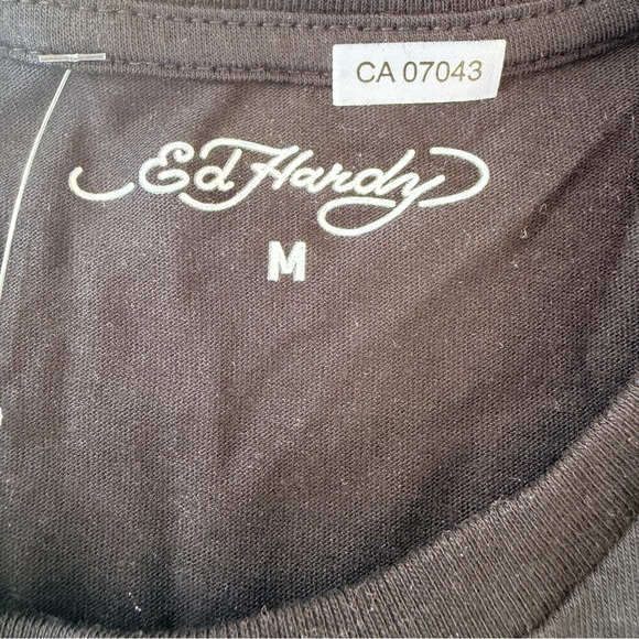 Ed Hardy Black Crop Top with Pink and Red Graphic t-shirt NWT - Picture 10 of 16